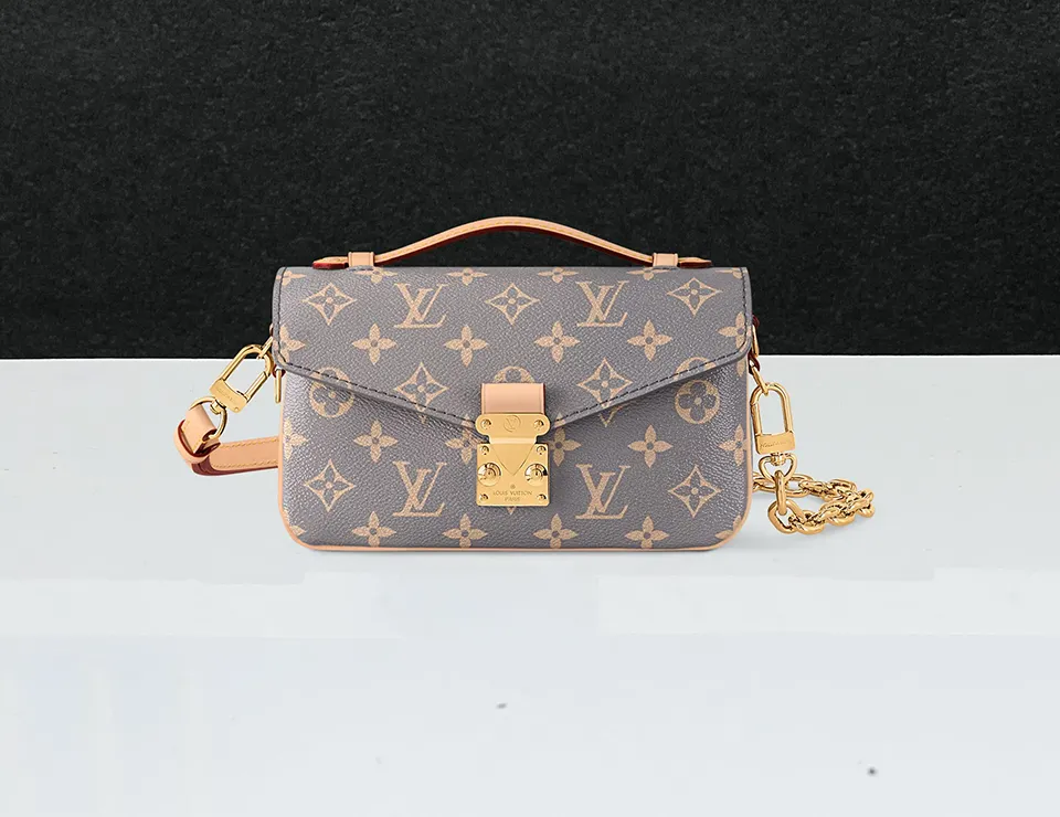 Mẫu túi xách LV mới nhất bộ sưu tập thu đông 2024 - Royal Shop